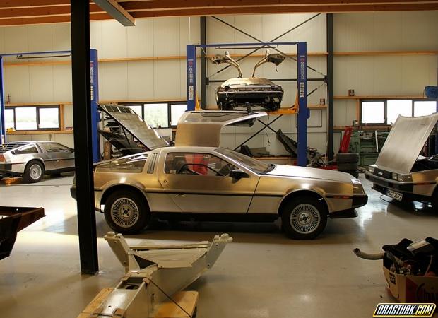 DeLorean DMC-12